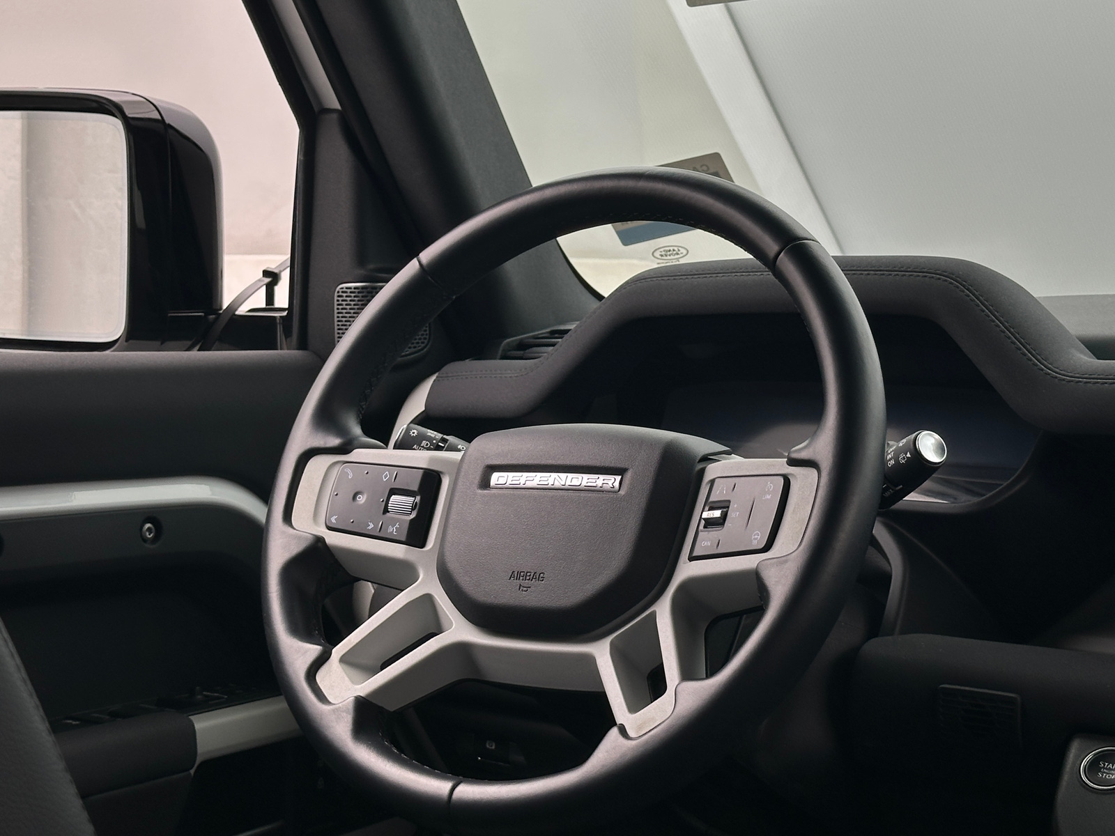 Thumbnail: 2023 Land Rover Defender - 4