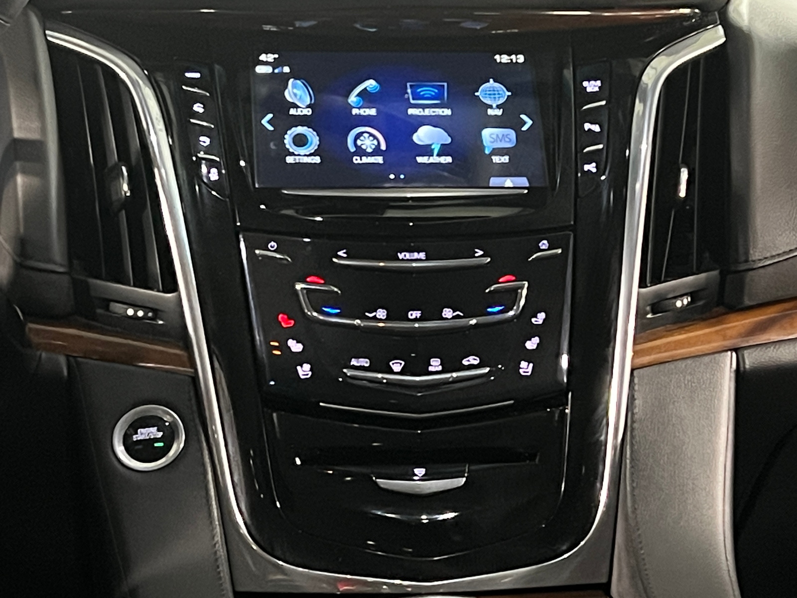 Thumbnail: 2017 Cadillac Escalade - 3