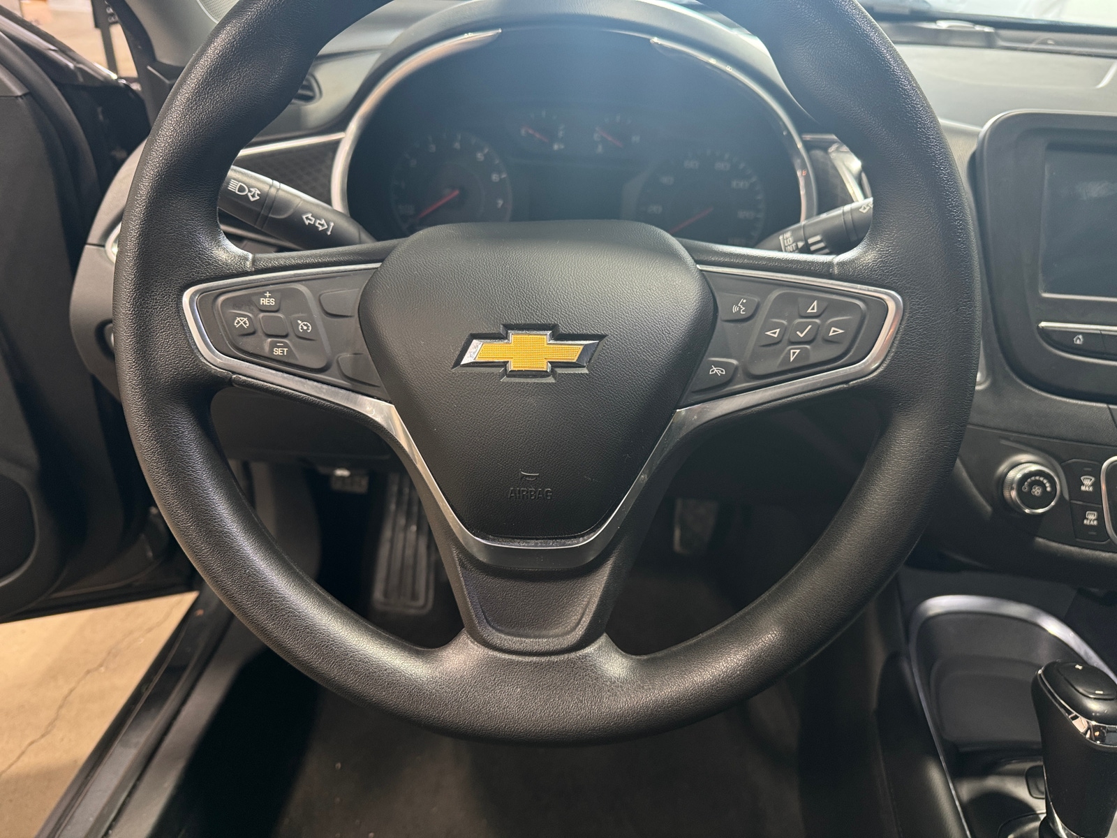 Thumbnail: 2018 Chevrolet Malibu - 5