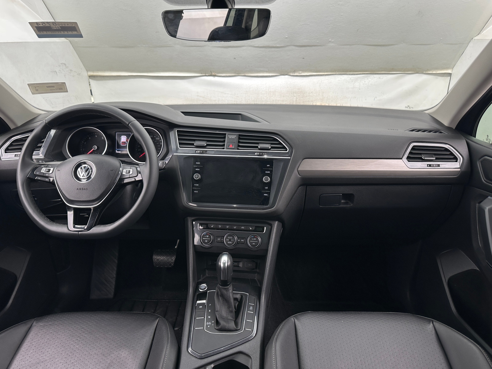 Thumbnail: 2020 Volkswagen Tiguan - 2