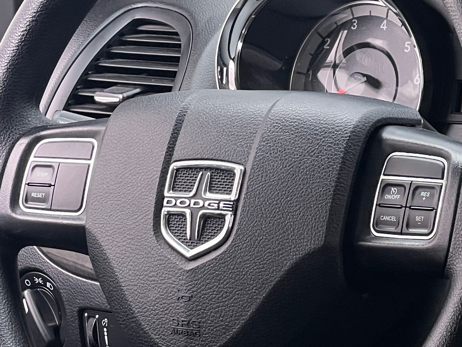 Thumbnail: 2016 Dodge Grand Caravan - 5