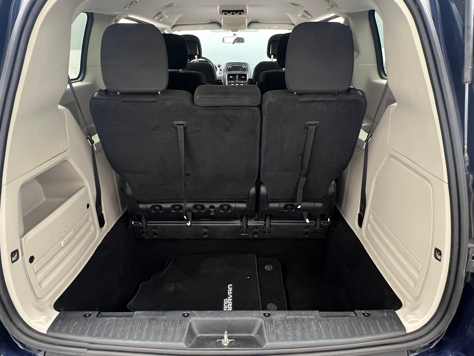 Thumbnail: 2016 Dodge Grand Caravan - 7