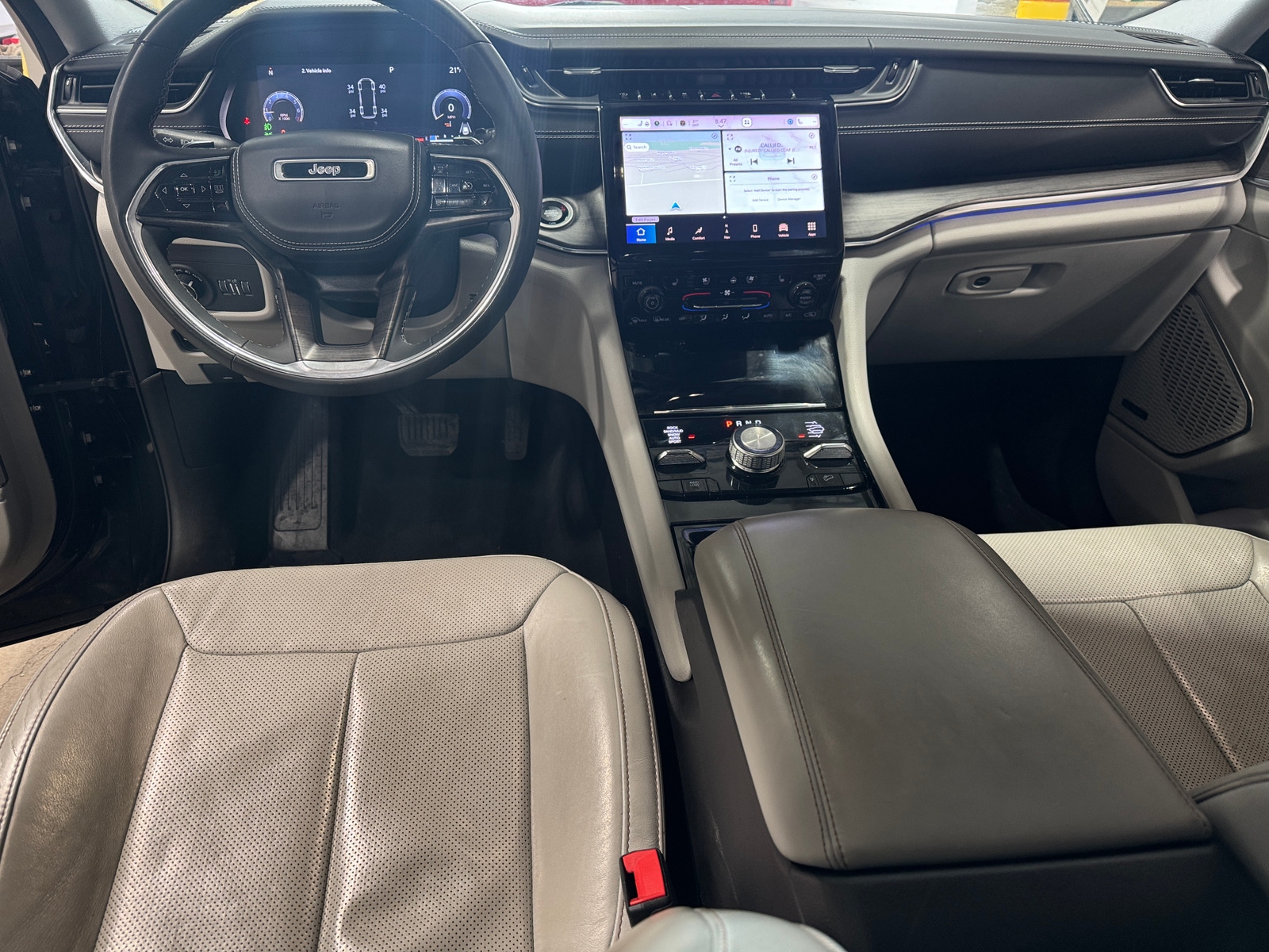 Thumbnail: 2023 Jeep Grand Cherokee L - 2