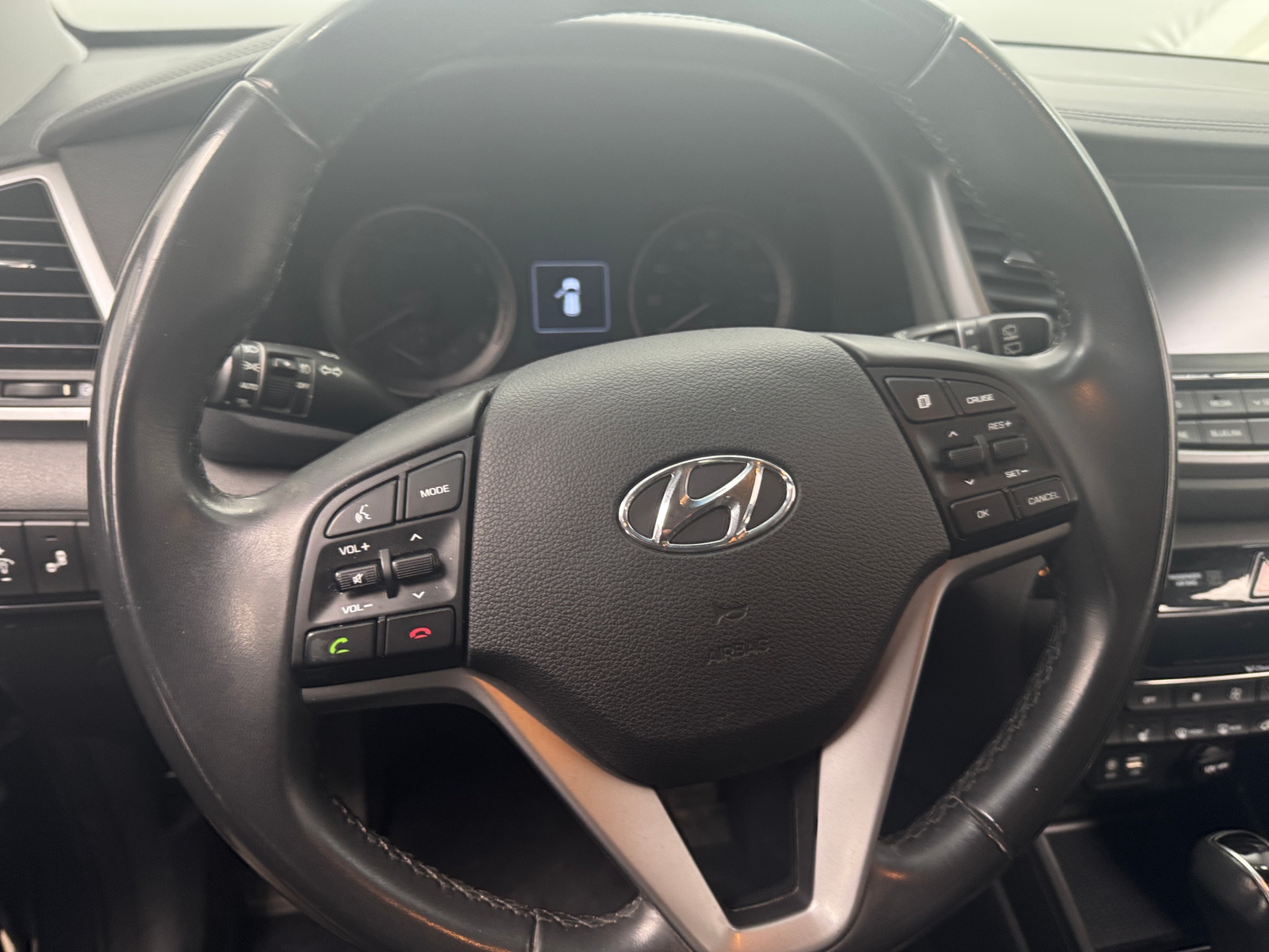 Thumbnail: 2017 Hyundai Tucson - 4