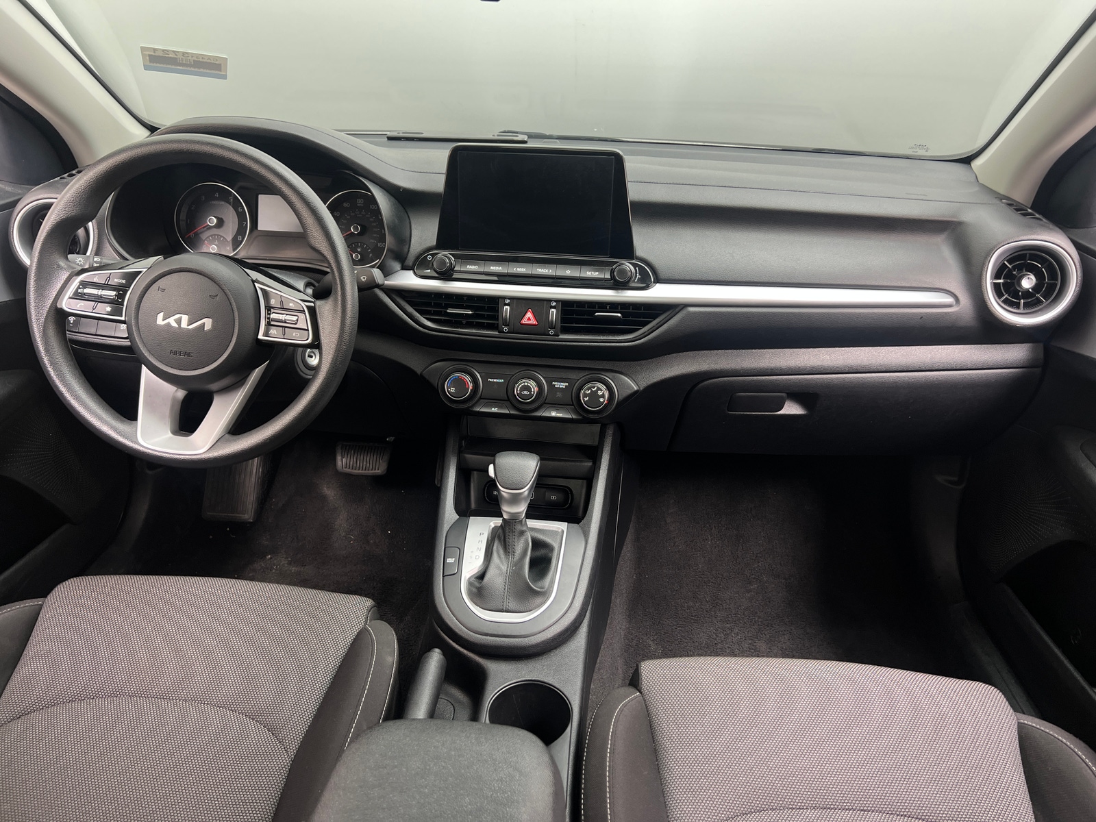 Thumbnail: 2024 Kia Forte - 3