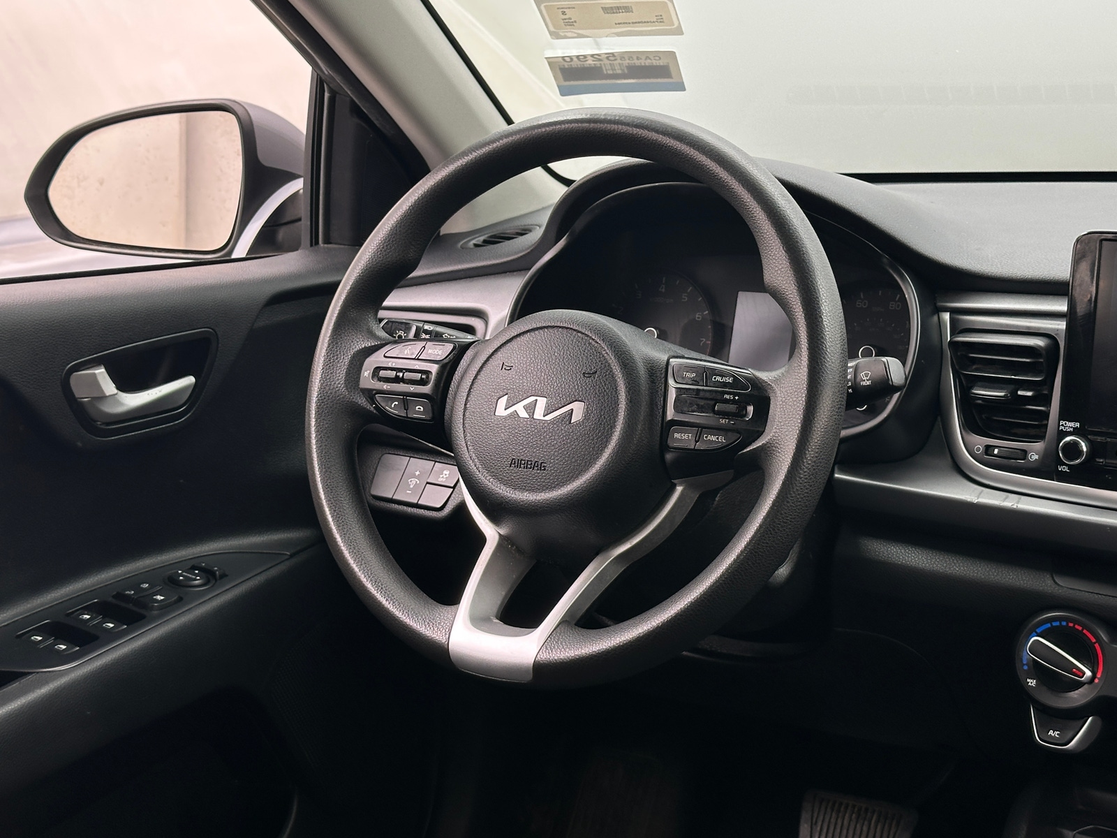 Thumbnail: 2022 Kia Rio - 5