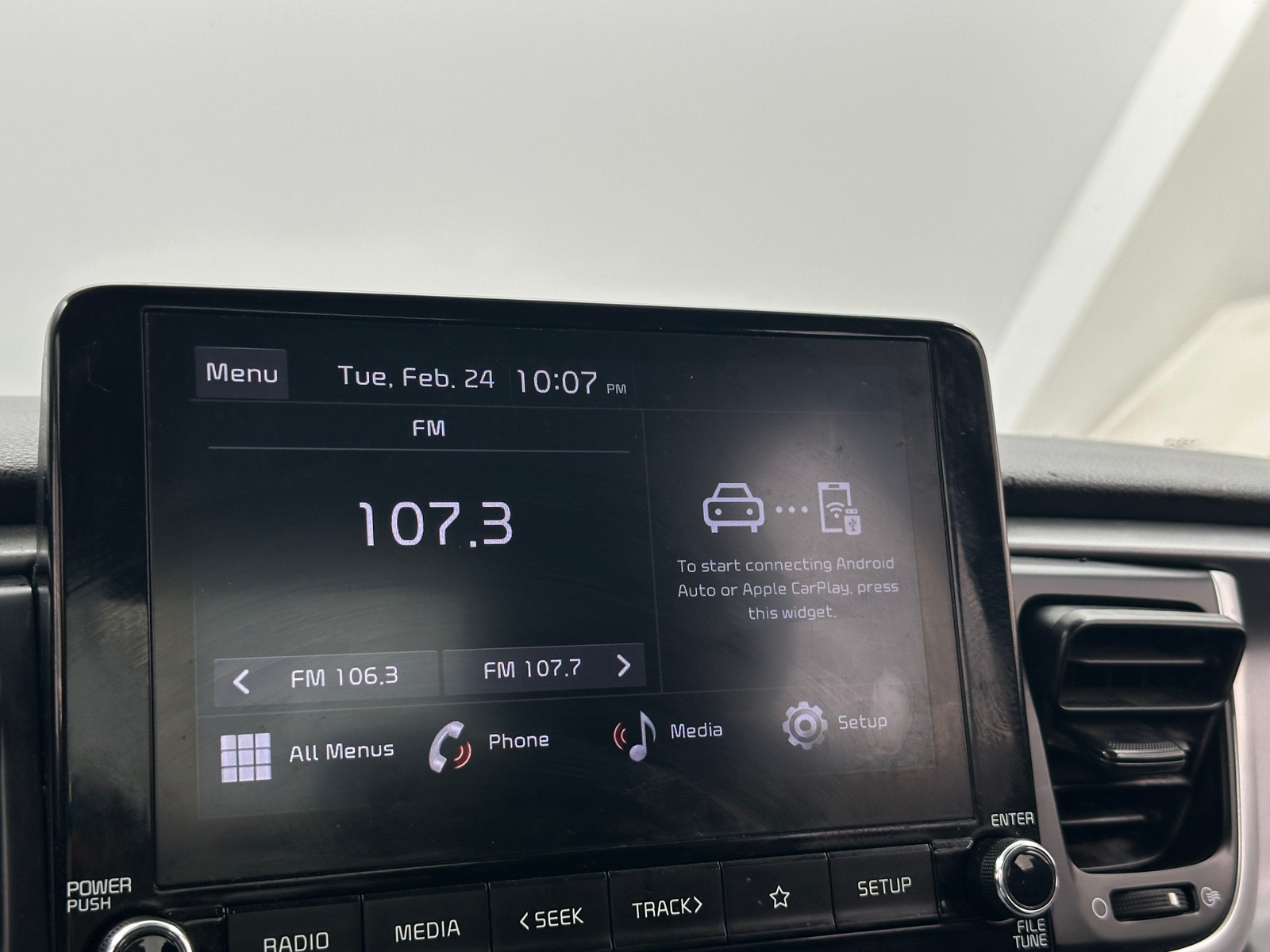 Thumbnail: 2022 Kia Rio - 4