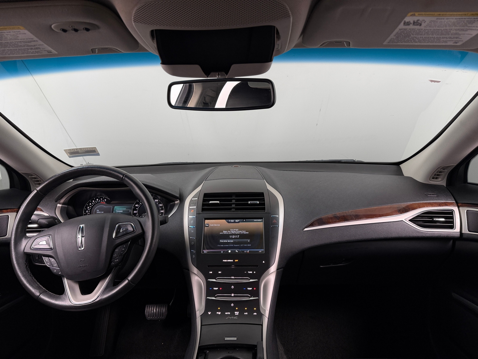 Thumbnail: 2016 Lincoln MKZ - 2