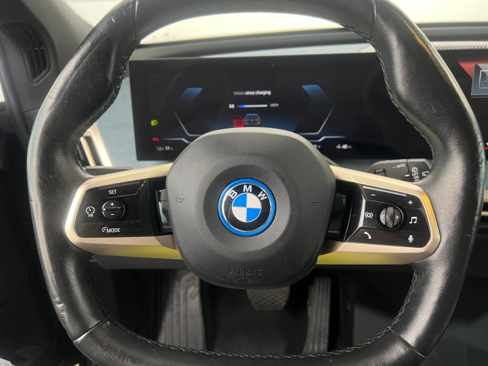 Thumbnail: 2022 BMW iX - 4