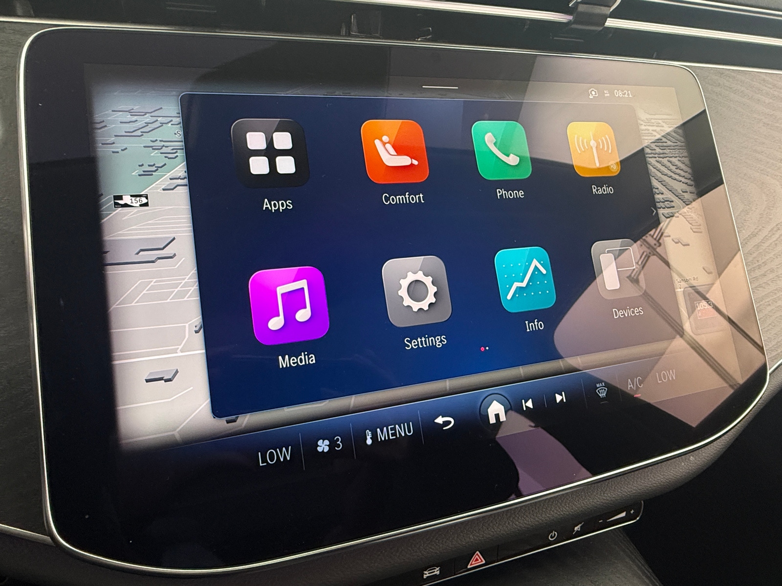 Thumbnail: 2025 Mercedes-Benz E-Class - 3