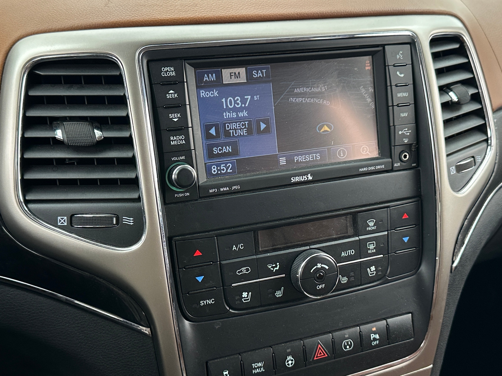 Thumbnail: 2013 Jeep Grand Cherokee - 3