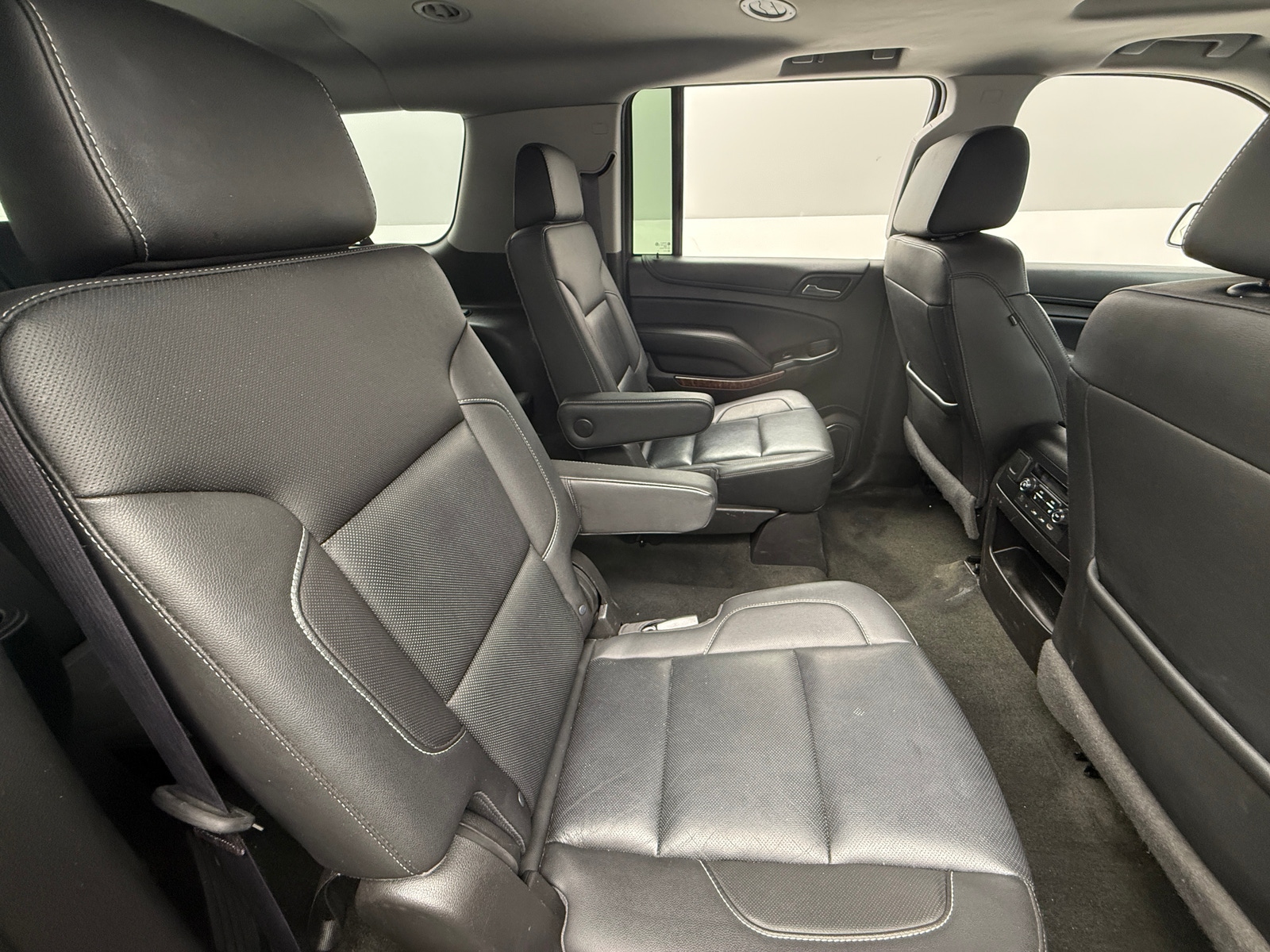 Thumbnail: 2017 Chevrolet Suburban - 5