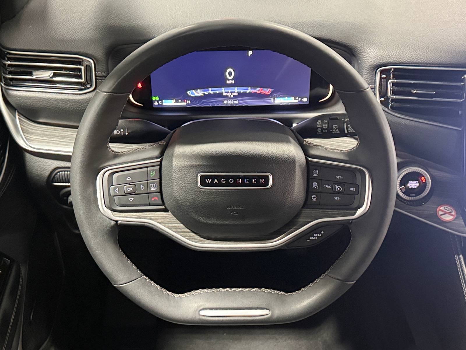 Thumbnail: 2024 Jeep Wagoneer - 4