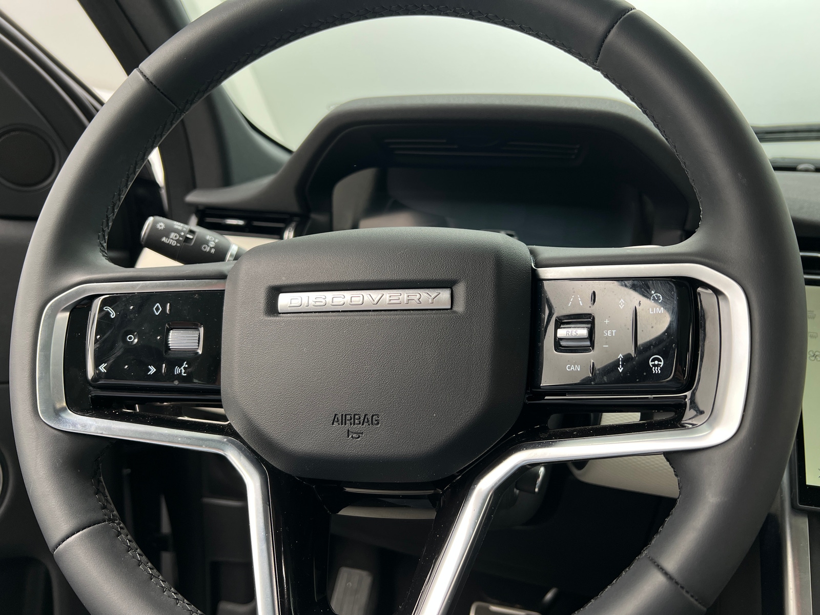 Thumbnail: 2024 Land Rover Discovery Sport - 4