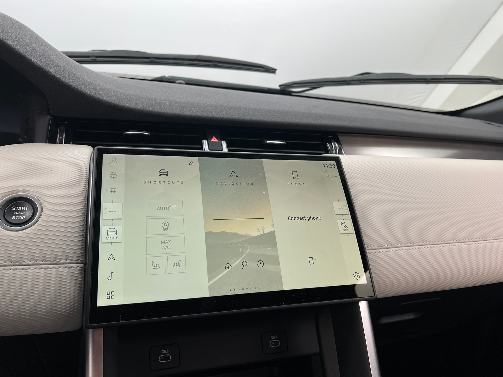 Thumbnail: 2024 Land Rover Discovery Sport - 3