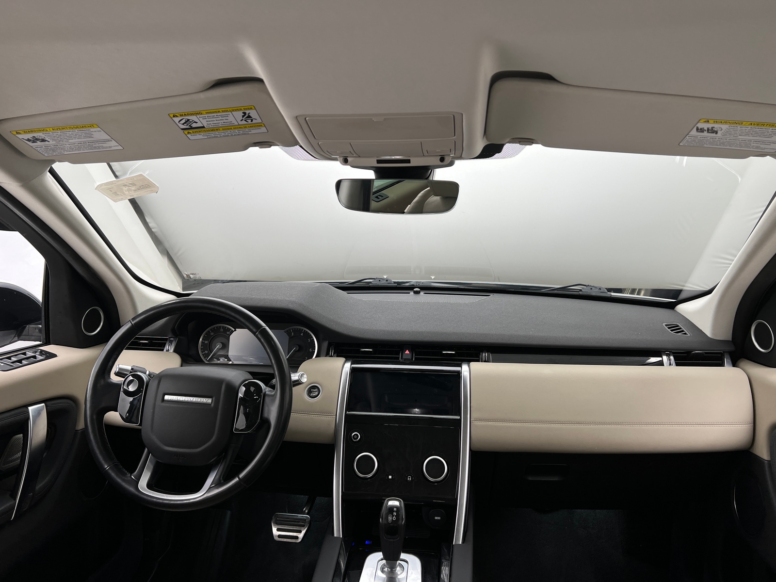 Thumbnail: 2020 Land Rover Discovery Sport - 3