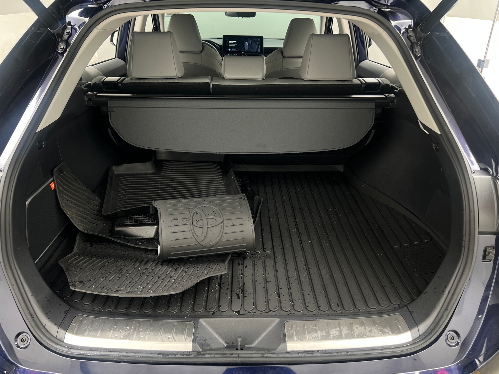 Thumbnail: 2023 Toyota Venza - 6