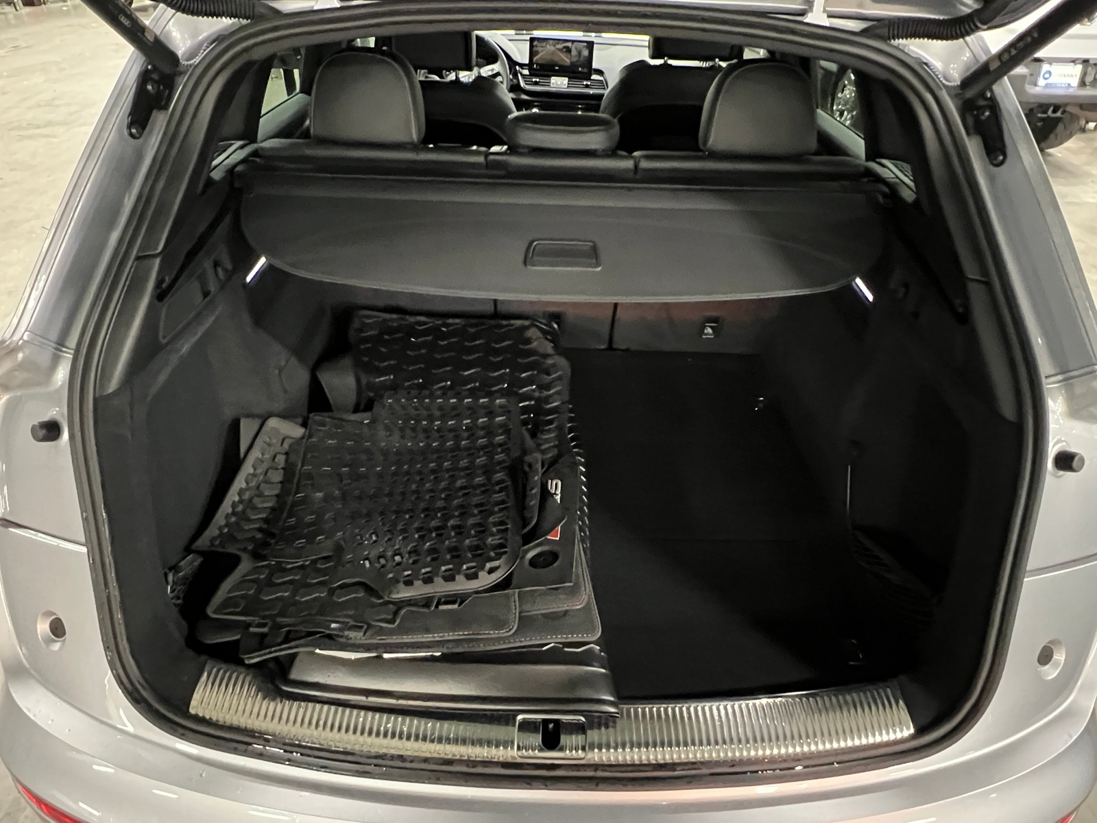 Thumbnail: 2023 Audi SQ5 - 6