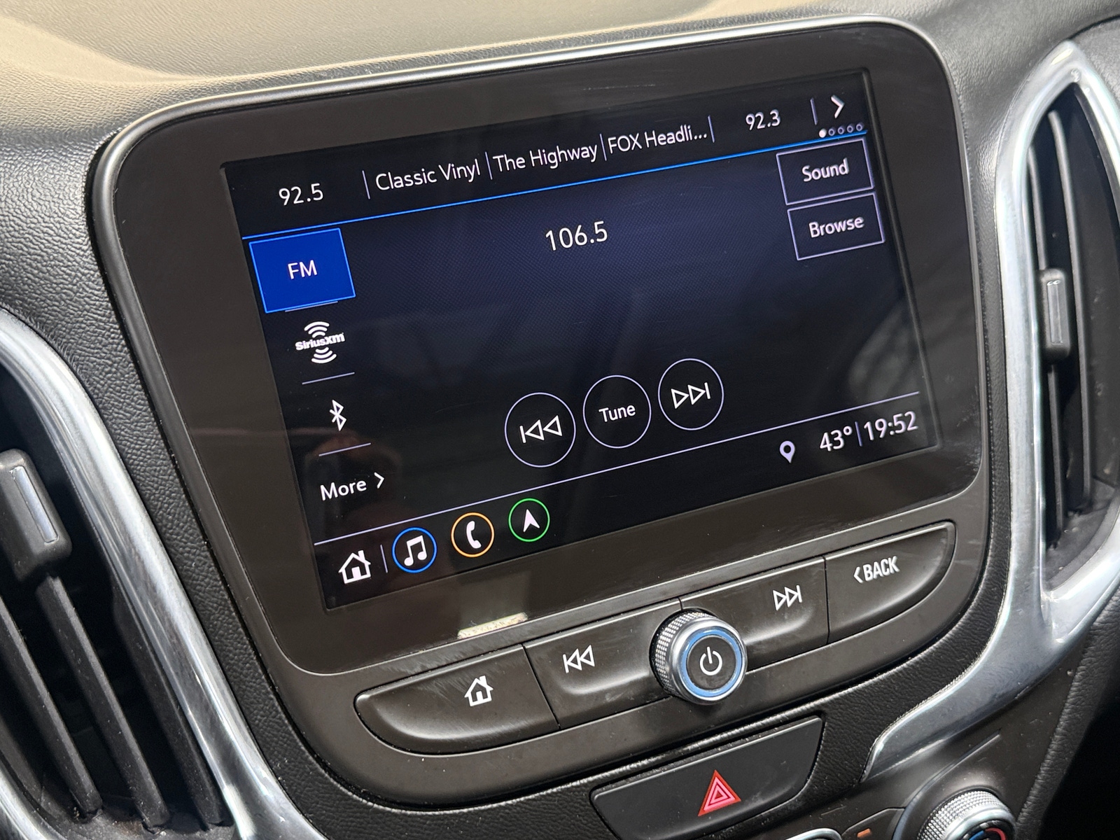 Thumbnail: 2019 Chevrolet Equinox - 4