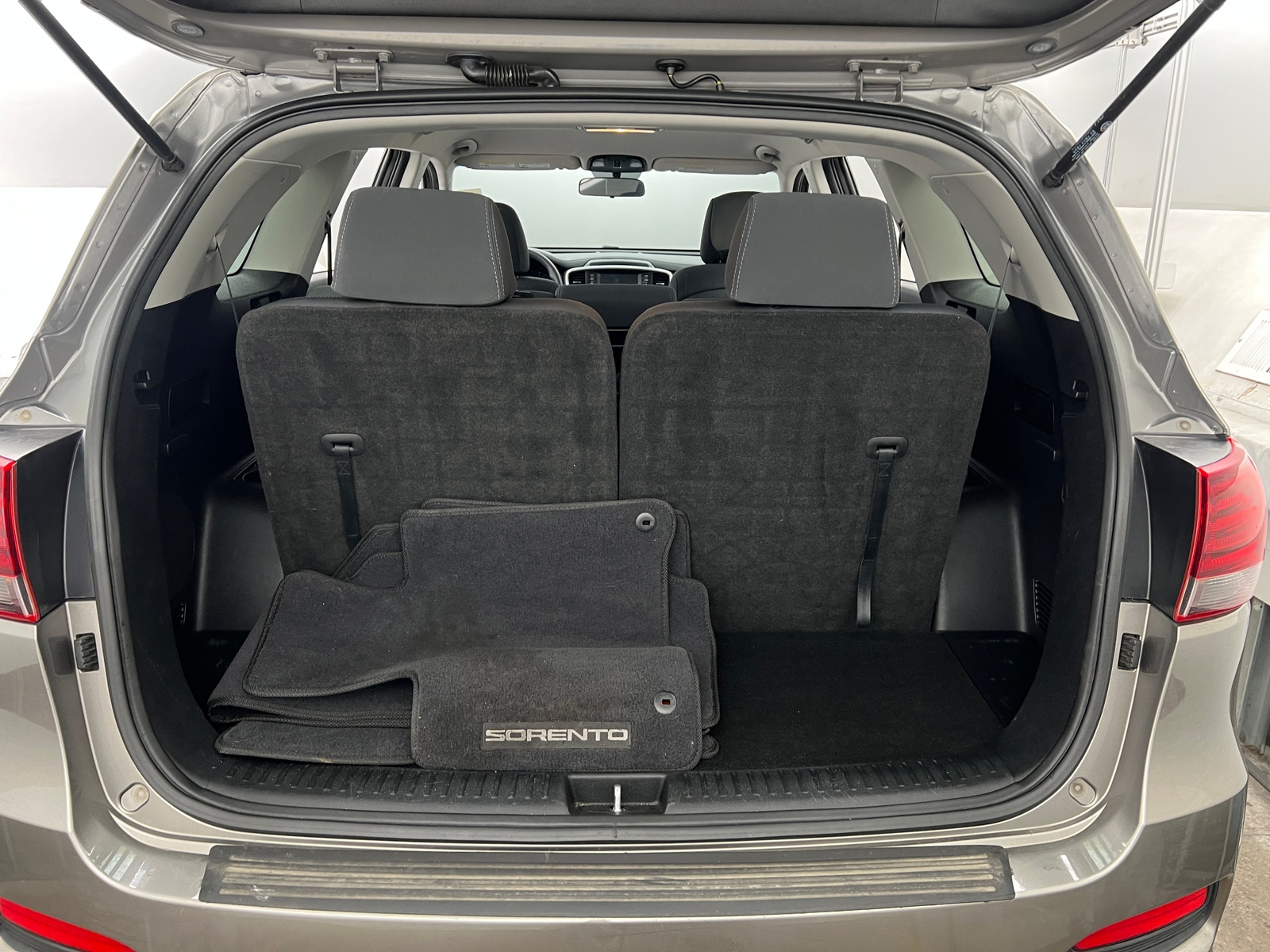 Thumbnail: 2019 Kia Sorento - 7