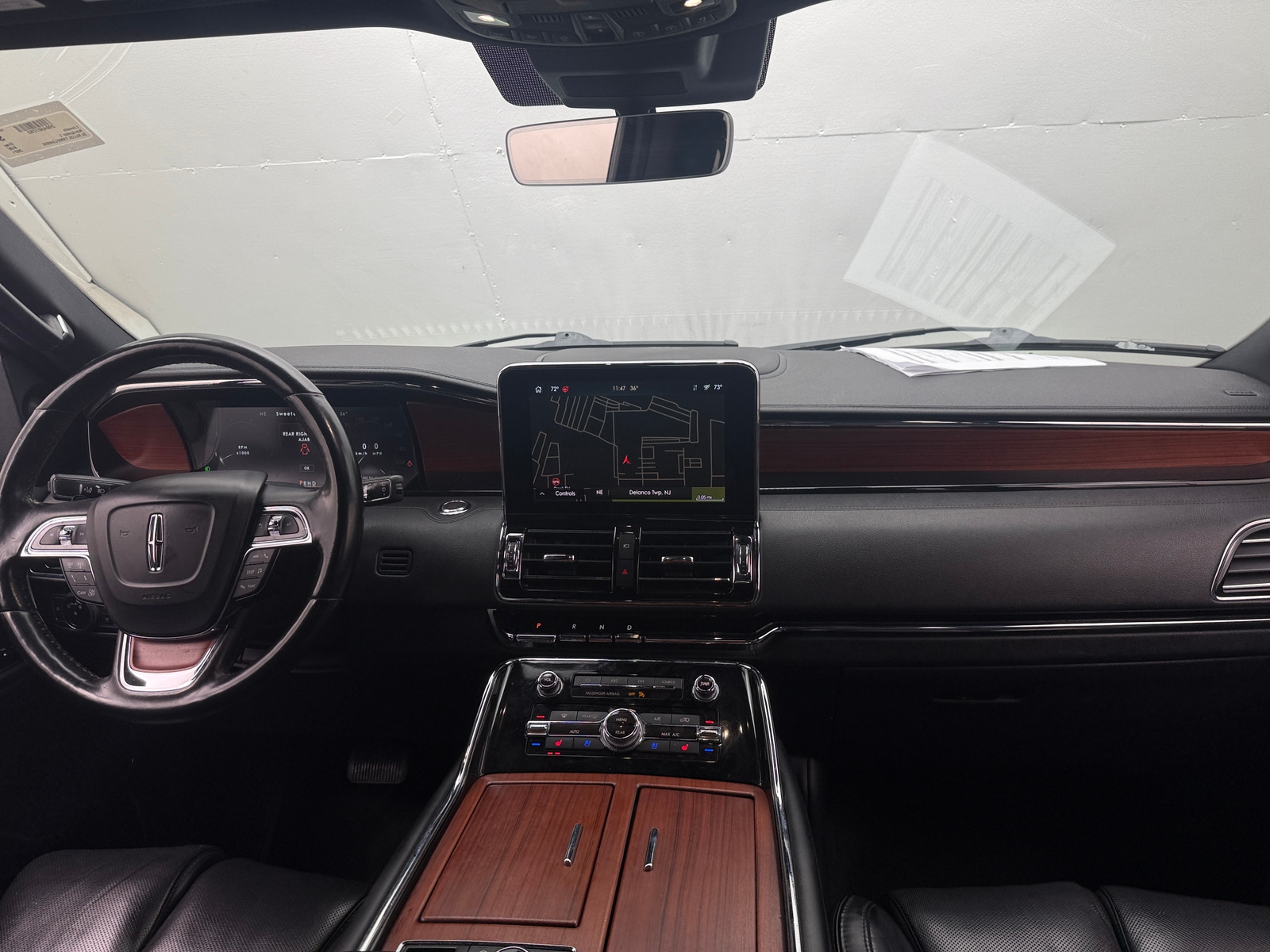 Thumbnail: 2021 Lincoln Navigator L - 2