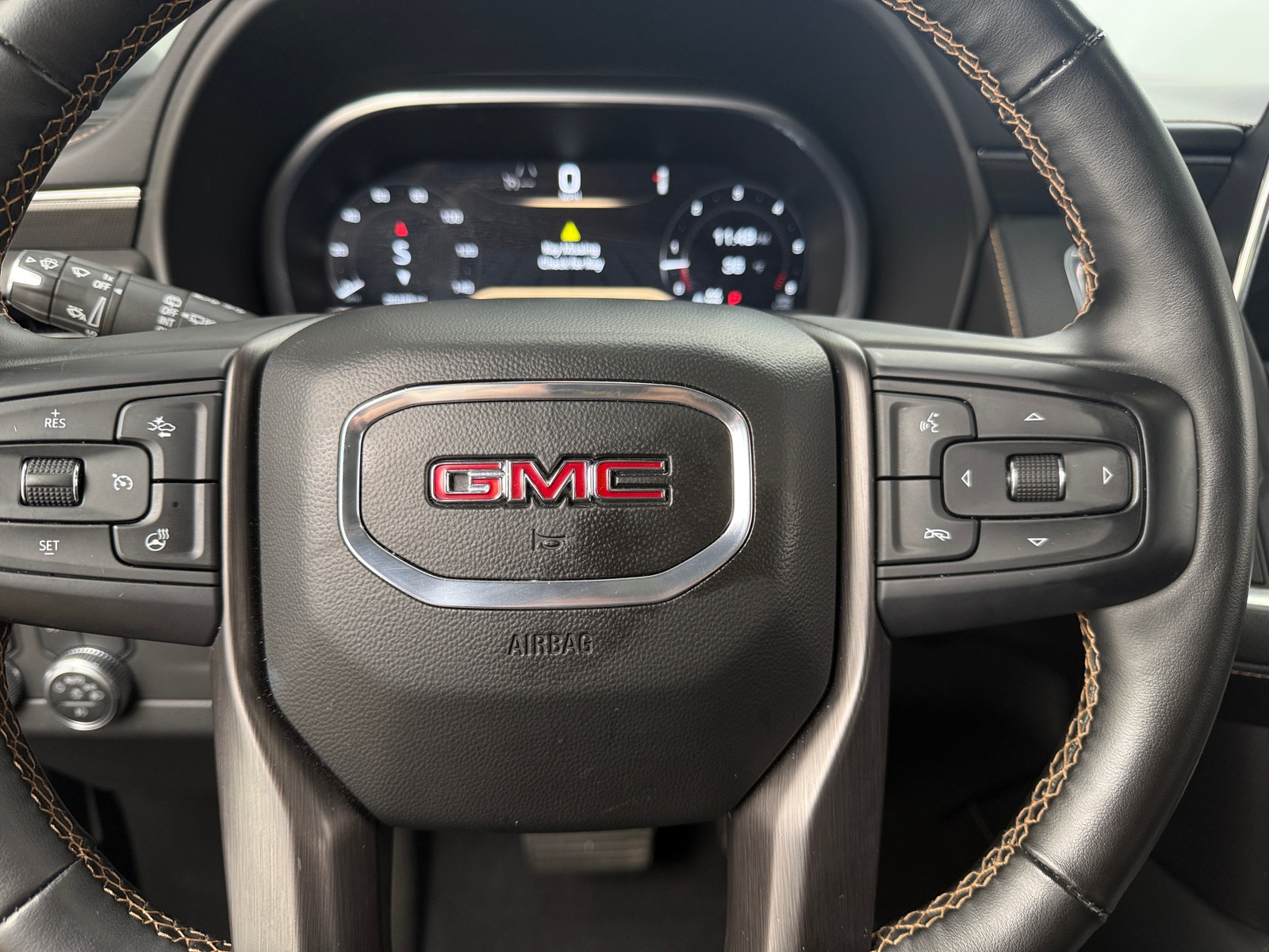 Thumbnail: 2023 GMC Yukon - 4