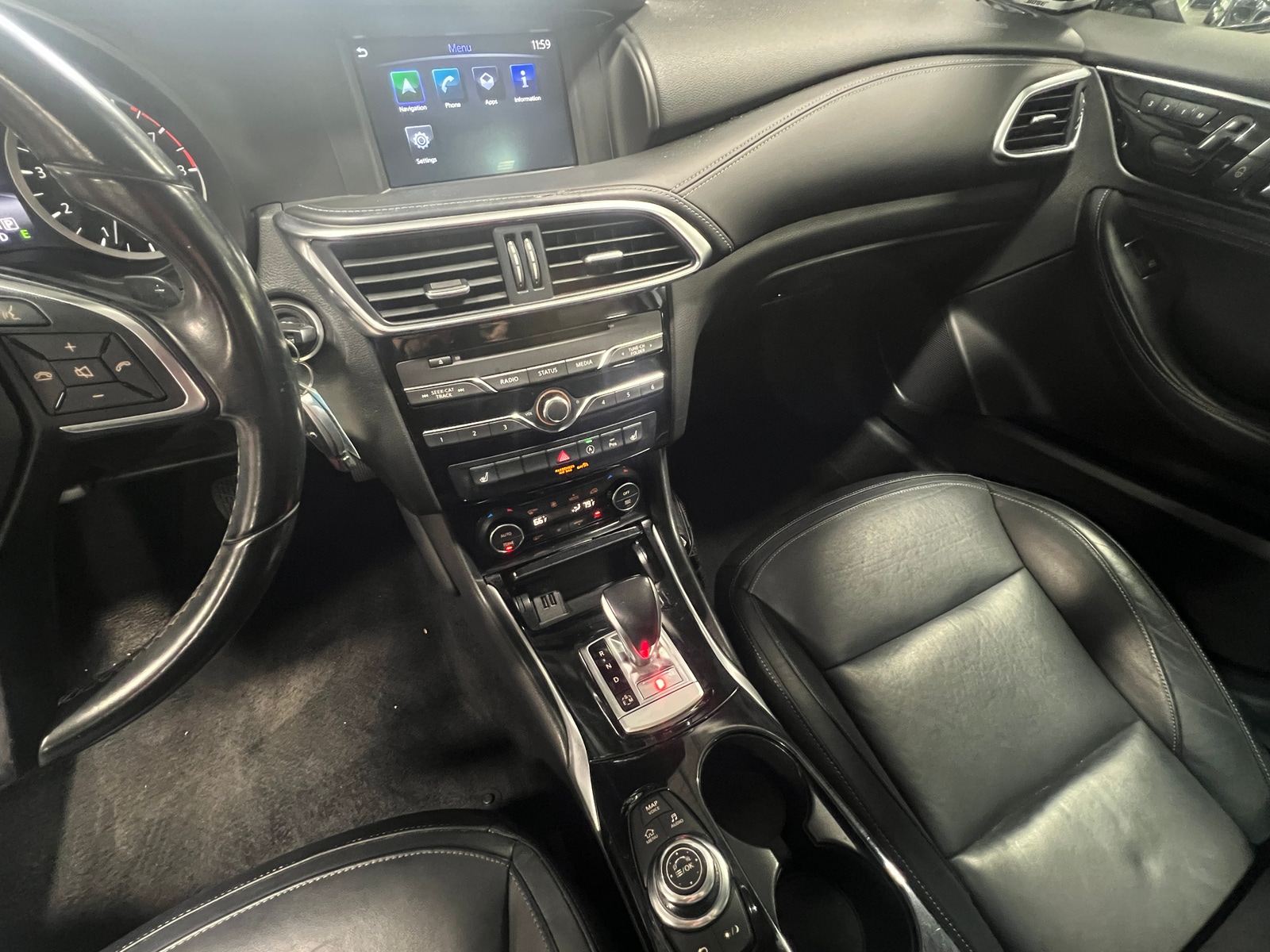 Thumbnail: 2017 INFINITI QX30 - 3