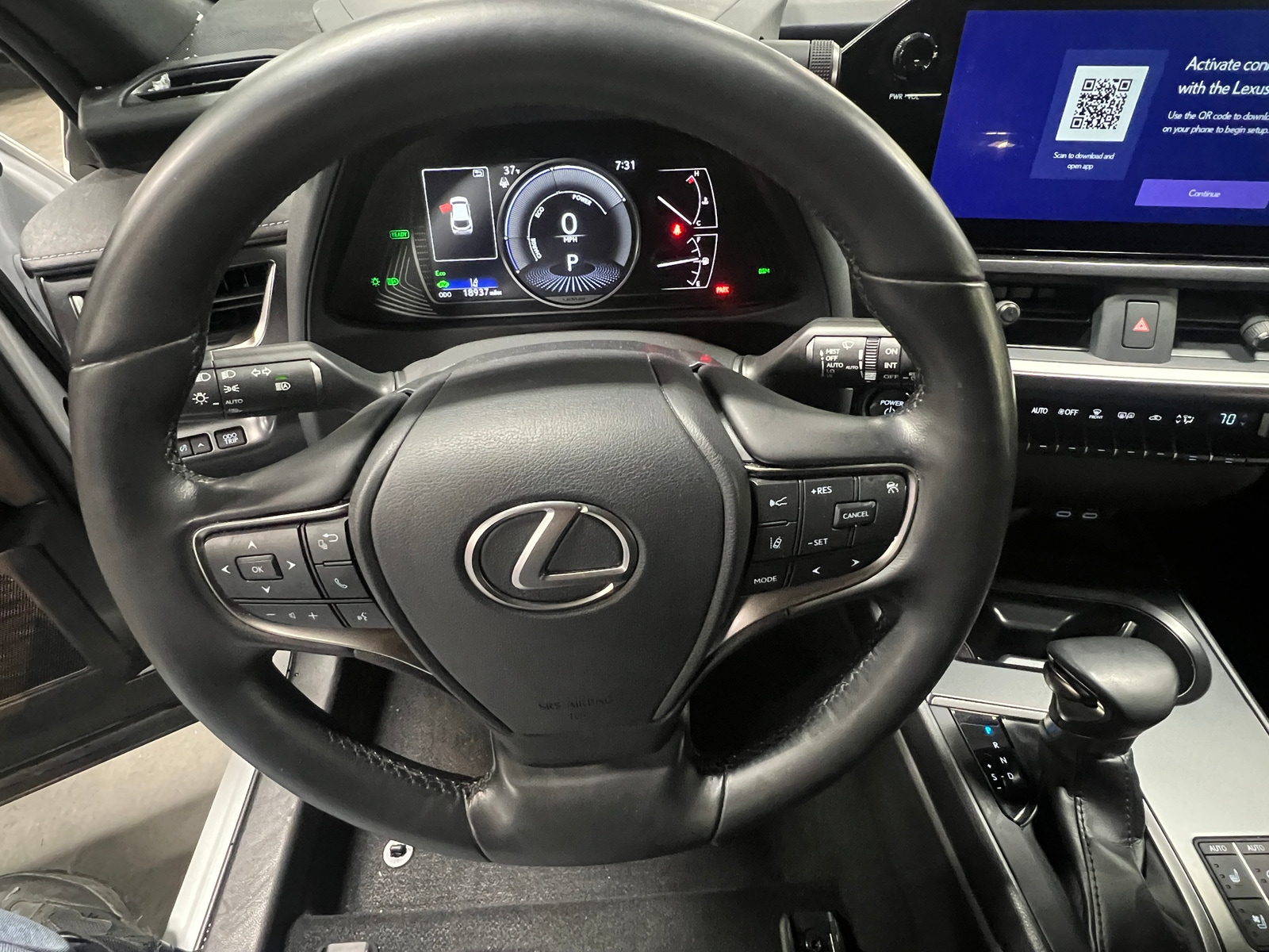 Thumbnail: 2023 Lexus UX - 4