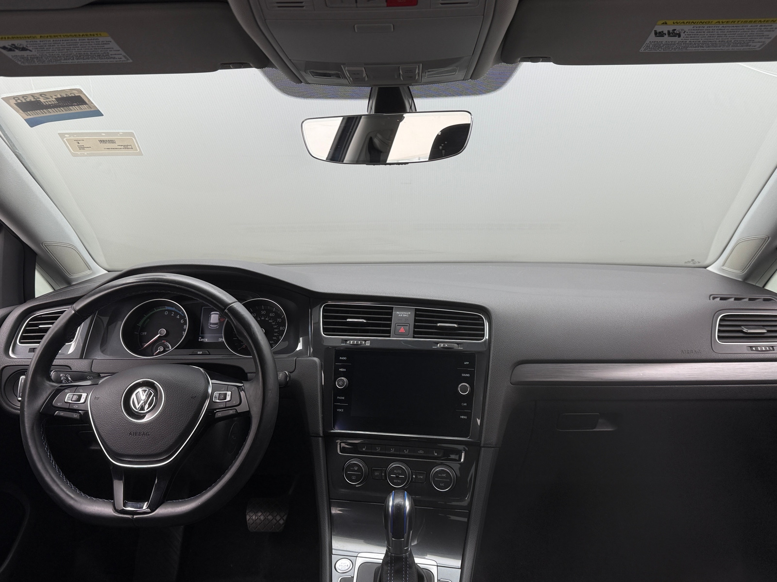 Thumbnail: 2019 Volkswagen e-Golf - 3