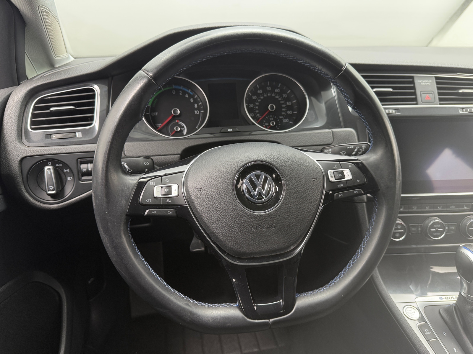 Thumbnail: 2019 Volkswagen e-Golf - 5