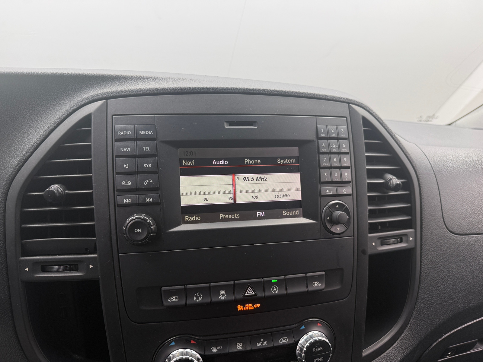 Thumbnail: 2016 Mercedes-Benz Metris - 4