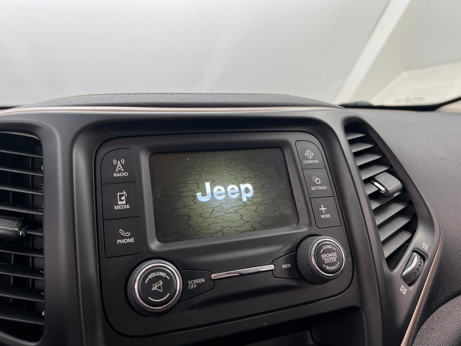 Thumbnail: 2016 Jeep Cherokee - 4