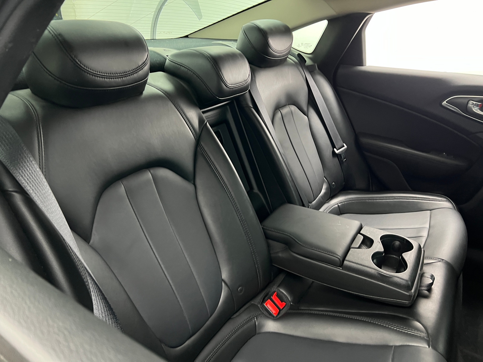 Thumbnail: 2017 Chrysler 200 - 5