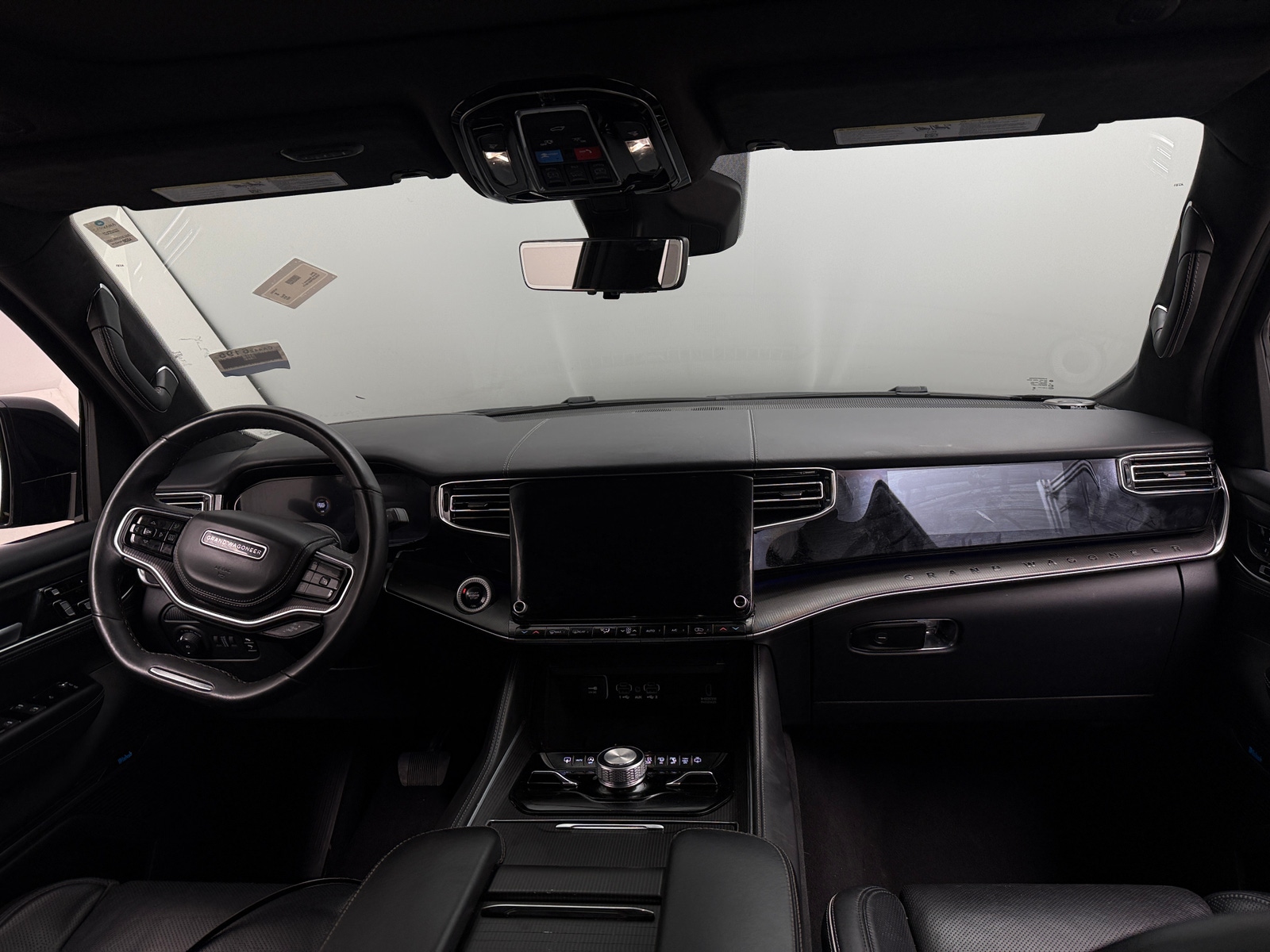 Thumbnail: 2024 Jeep Grand Wagoneer L - 2