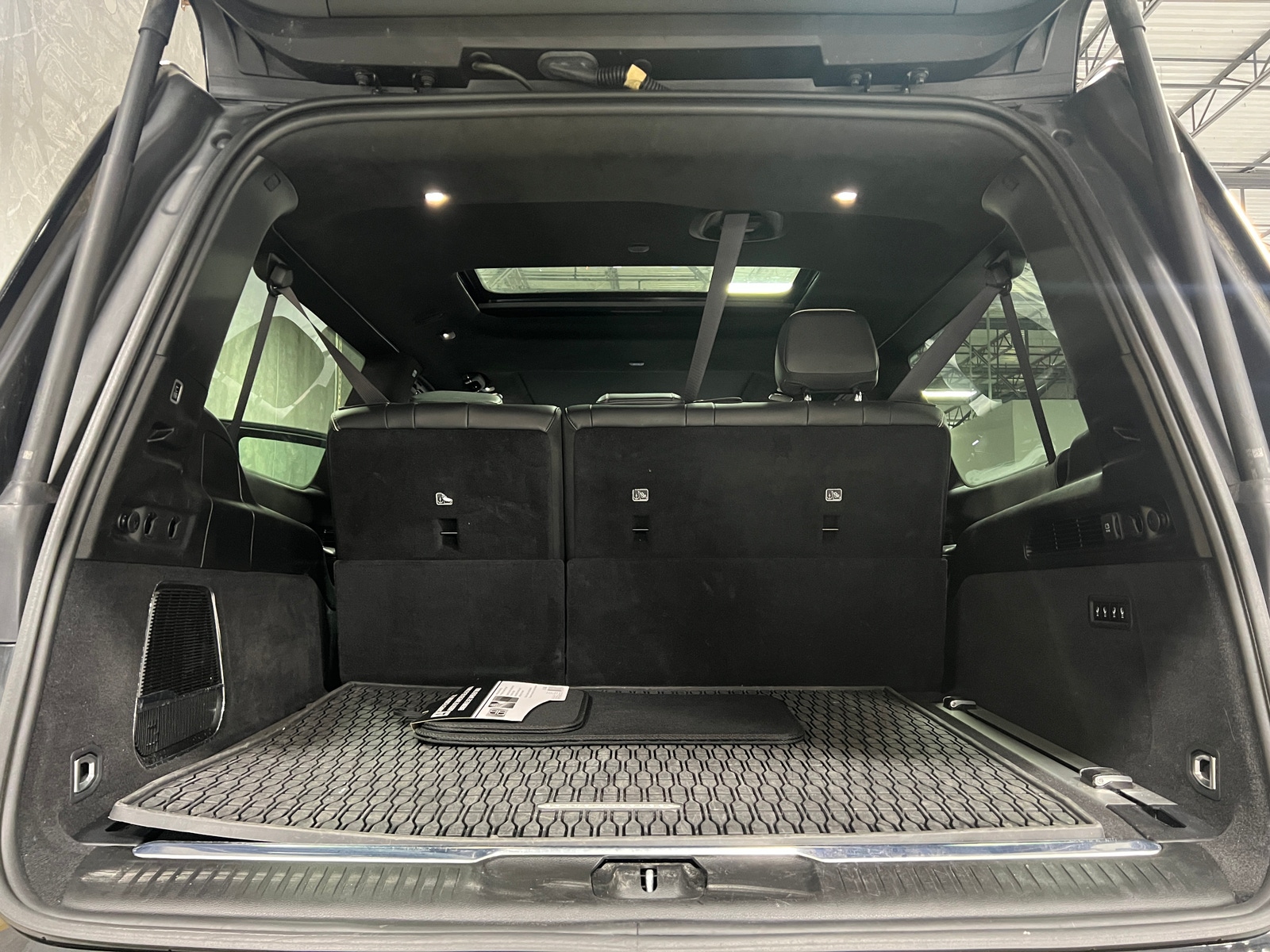 Thumbnail: 2024 Jeep Grand Wagoneer L - 6