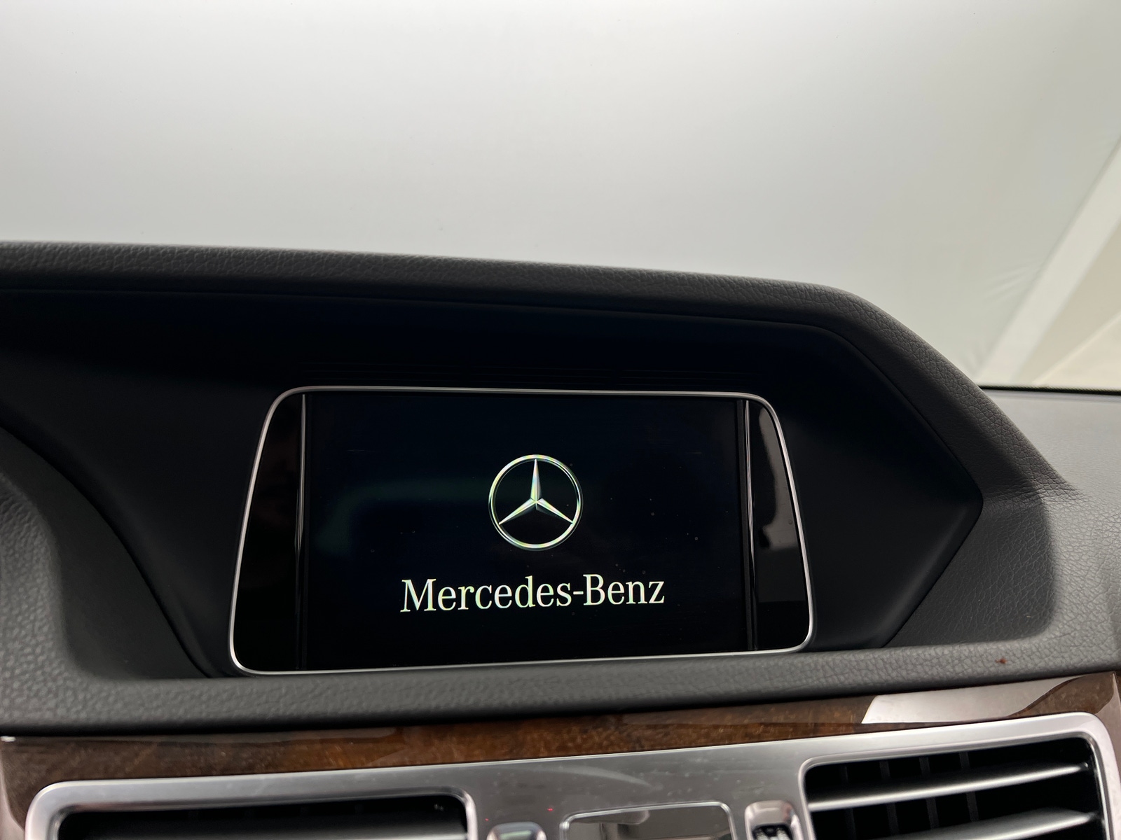 Thumbnail: 2014 Mercedes-Benz E-Class - 3