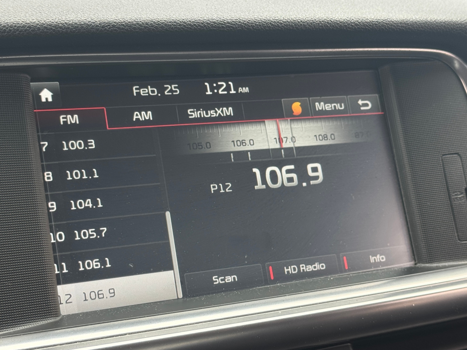 Thumbnail: 2016 Kia Optima - 3