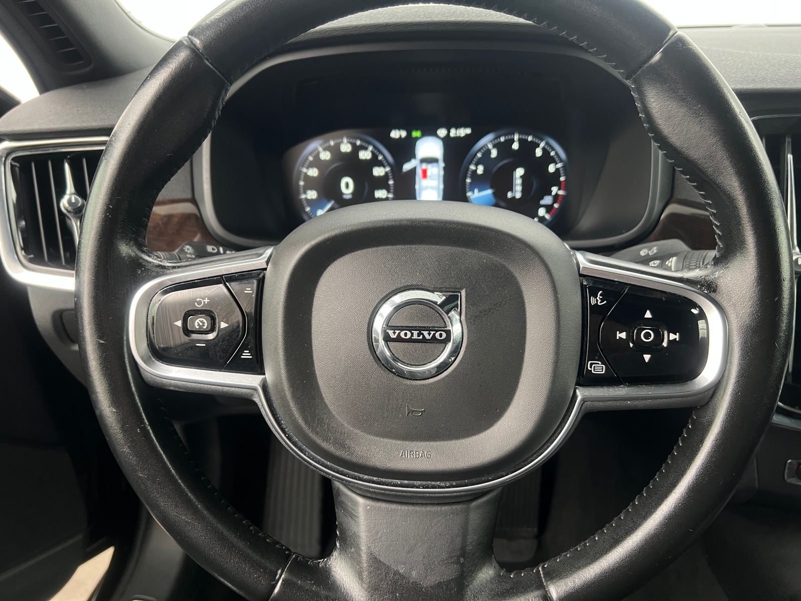 Thumbnail: 2020 Volvo S90 - 4