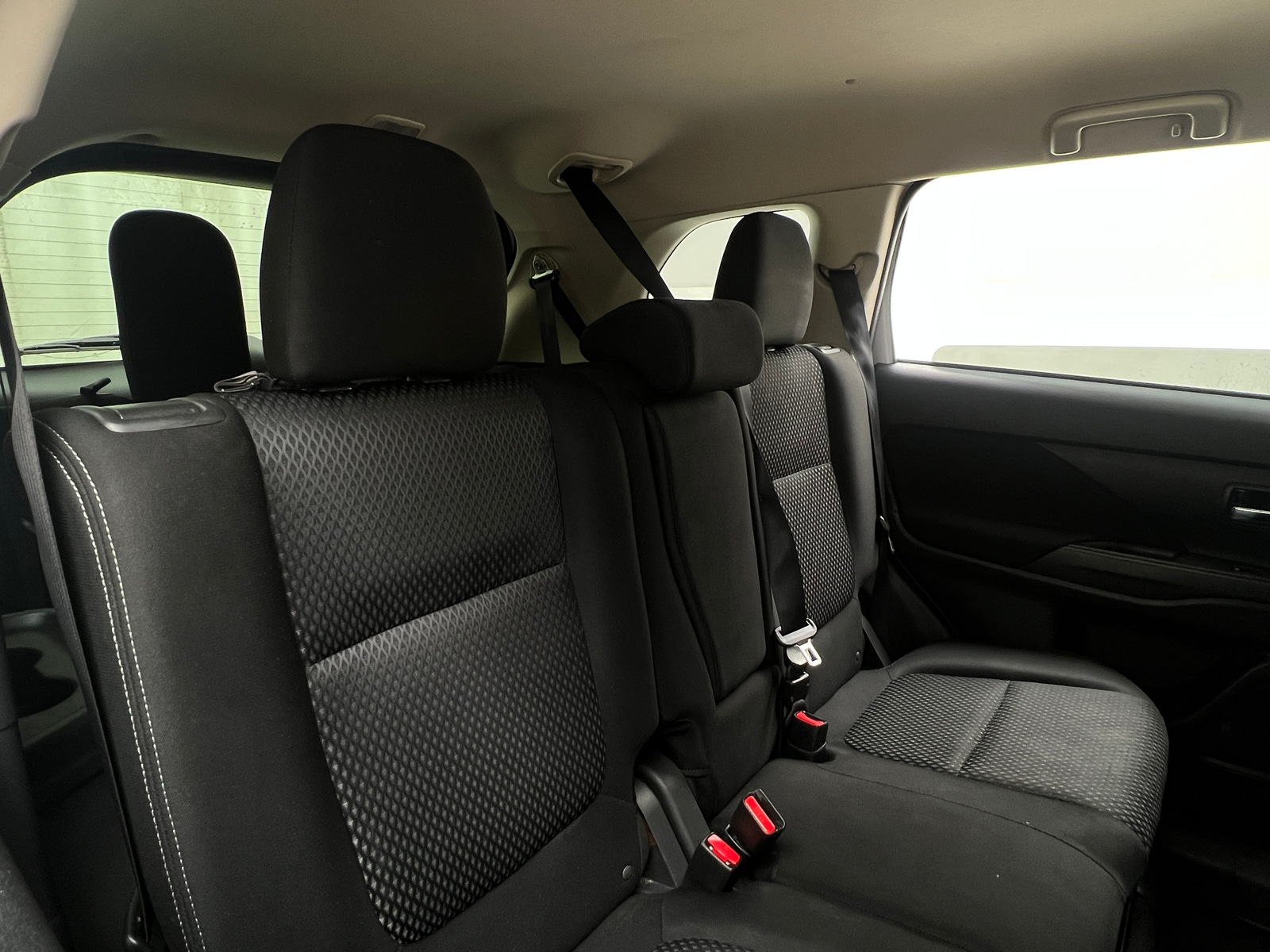 Thumbnail: 2017 Mitsubishi Outlander - 6