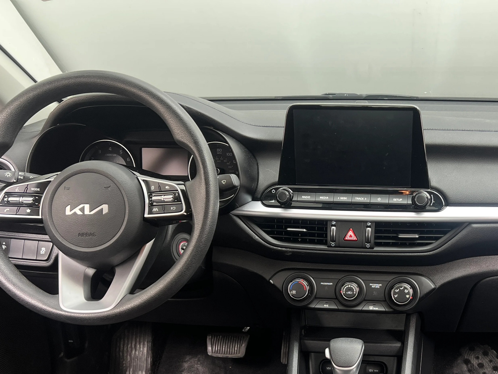 Thumbnail: 2022 Kia Forte - 3