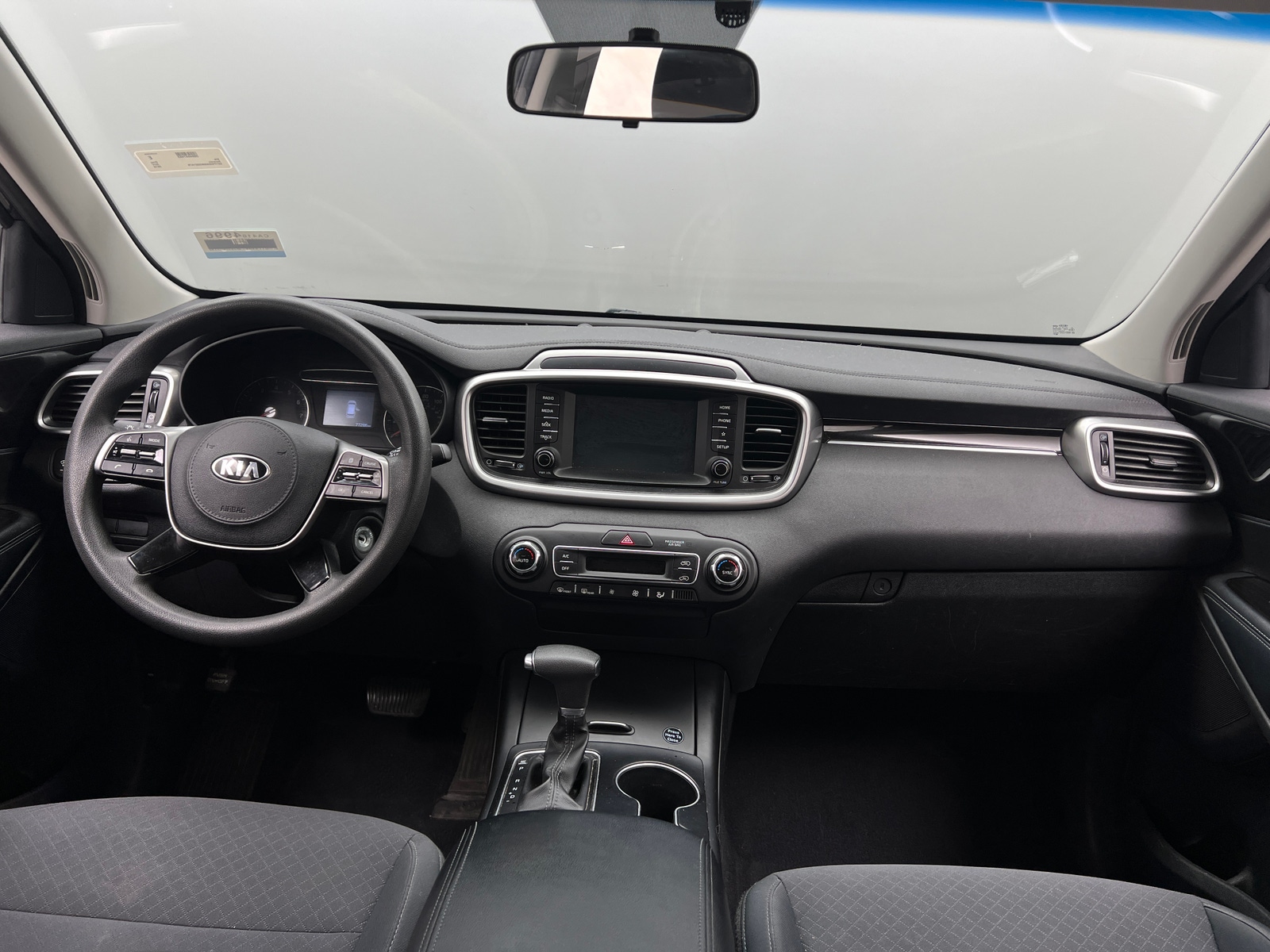 Thumbnail: 2019 Kia Sorento - 3