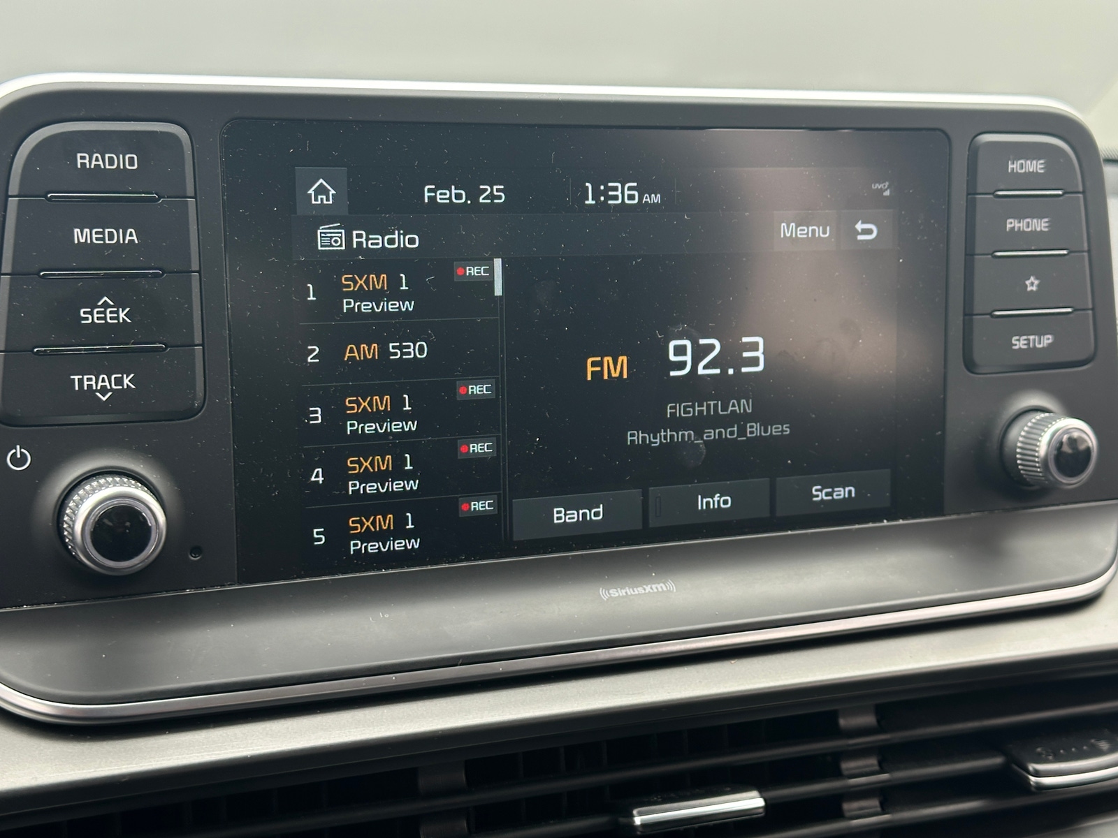 Thumbnail: 2021 Kia Telluride - 3