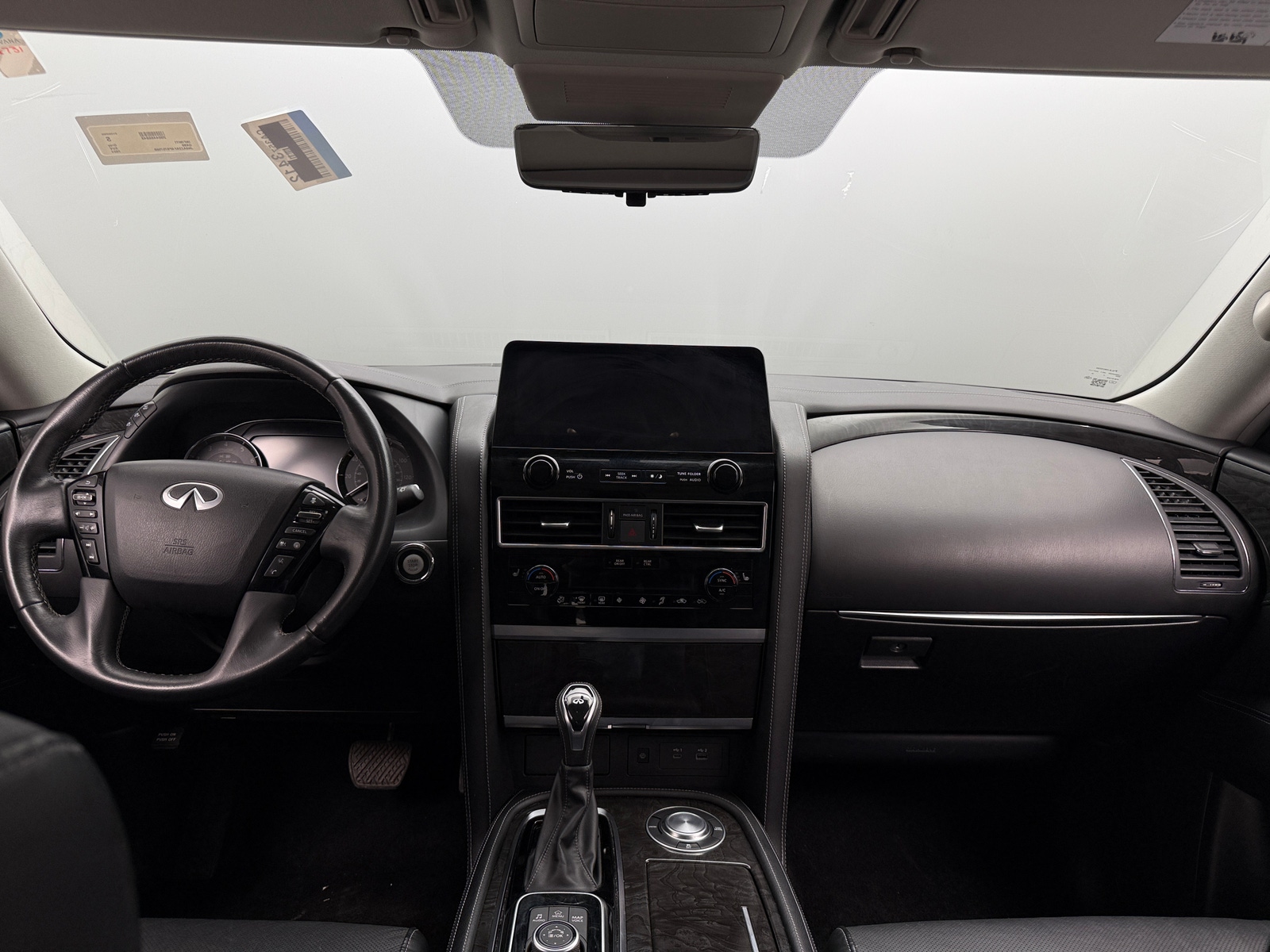 Thumbnail: 2023 INFINITI QX80 - 3