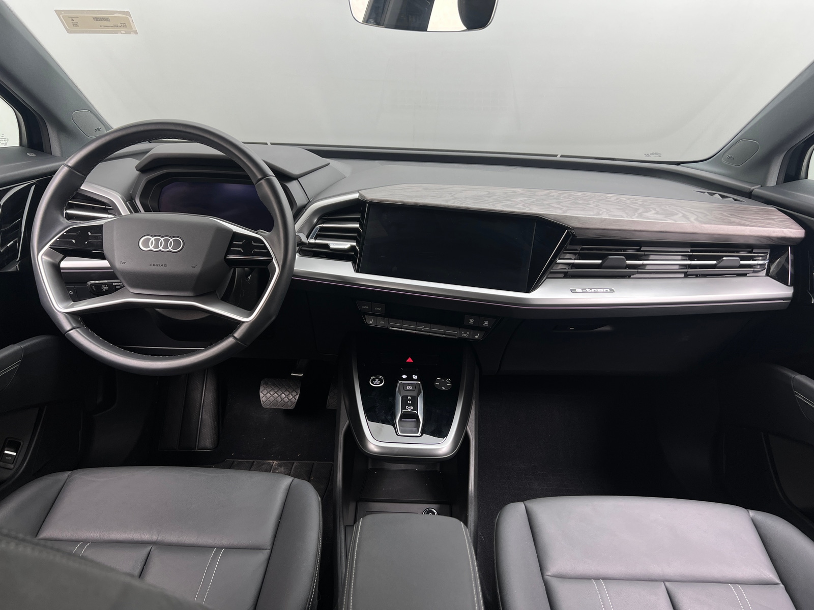 Thumbnail: 2023 Audi Q4 e-tron - 2