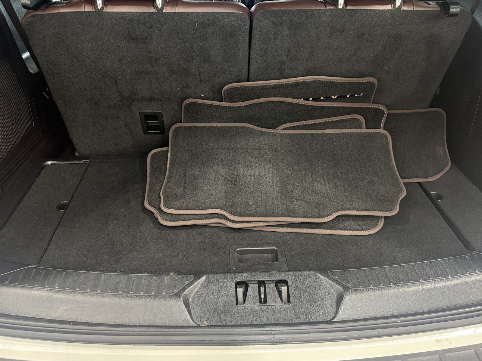 Thumbnail: 2022 Ford Explorer - 6