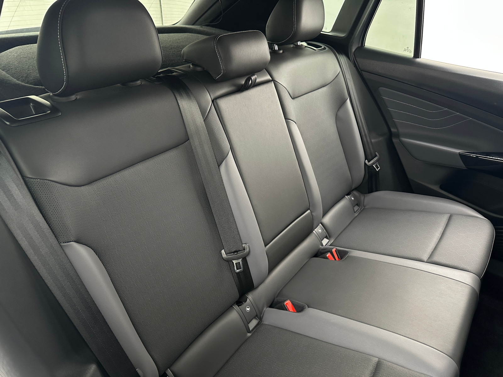 Thumbnail: 2023 Volkswagen ID.4 - 5