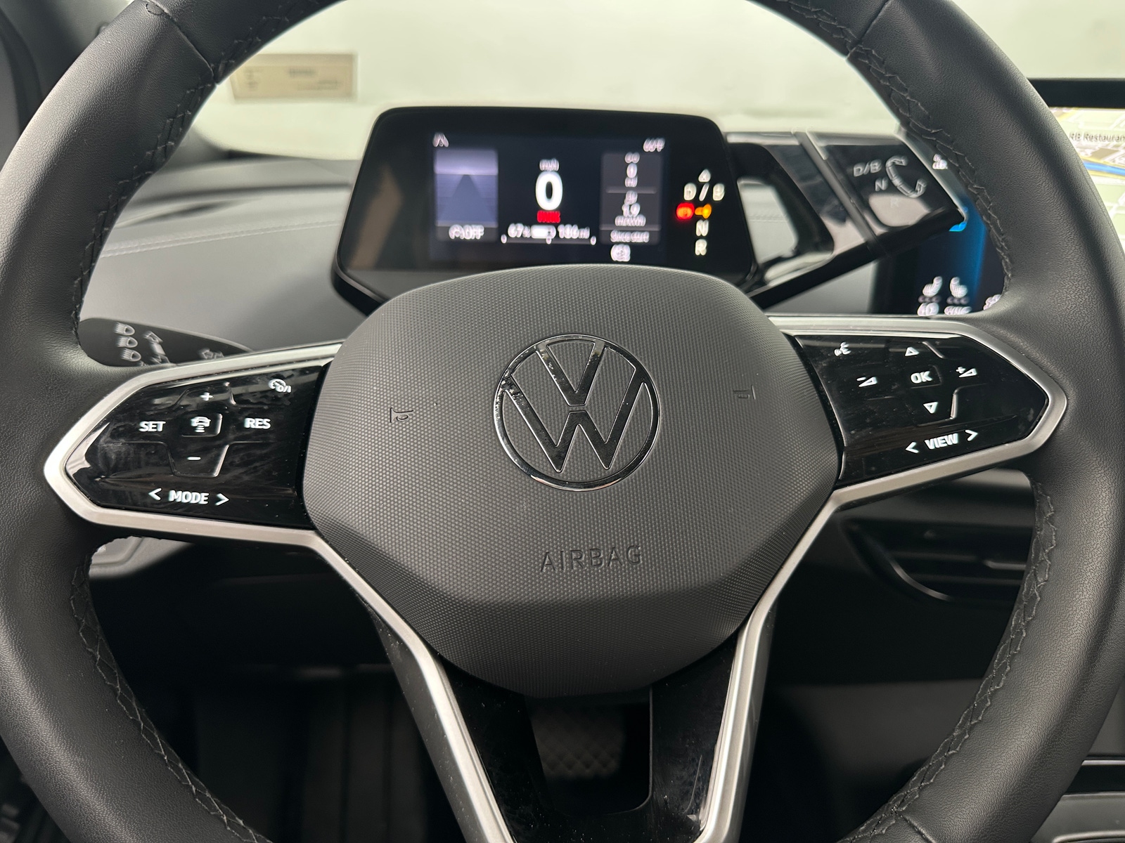 Thumbnail: 2023 Volkswagen ID.4 - 4