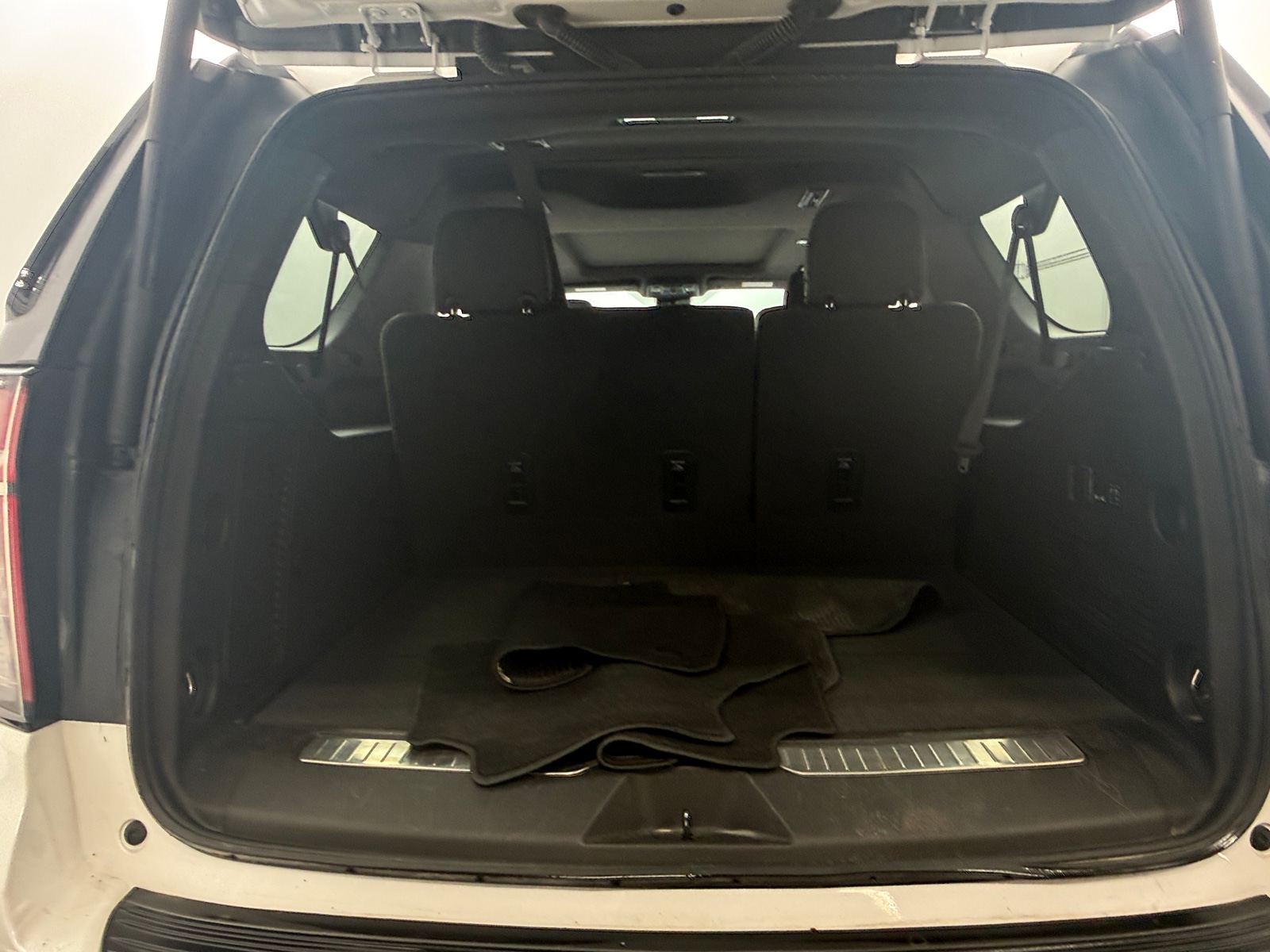 Thumbnail: 2023 Chevrolet Suburban - 6