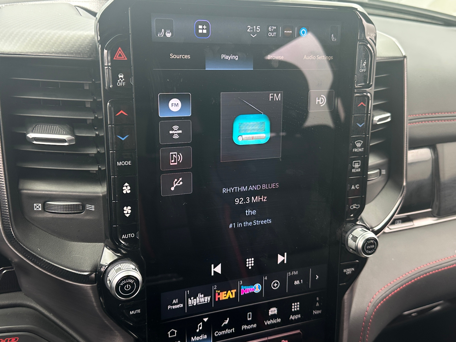 Thumbnail: 2025 RAM 1500 - 3