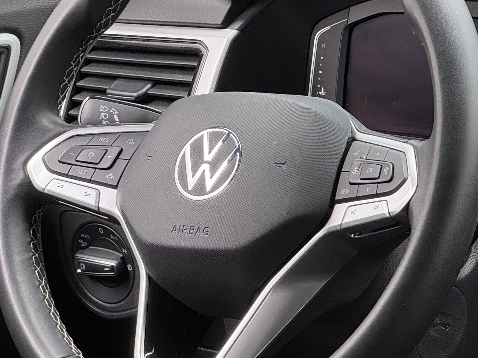 Thumbnail: 2023 Volkswagen Atlas - 4